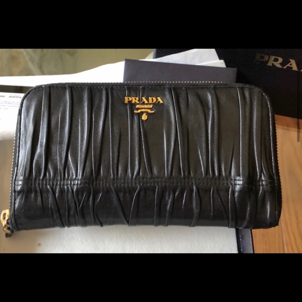 Prada Wallet - Picture 2 of 7